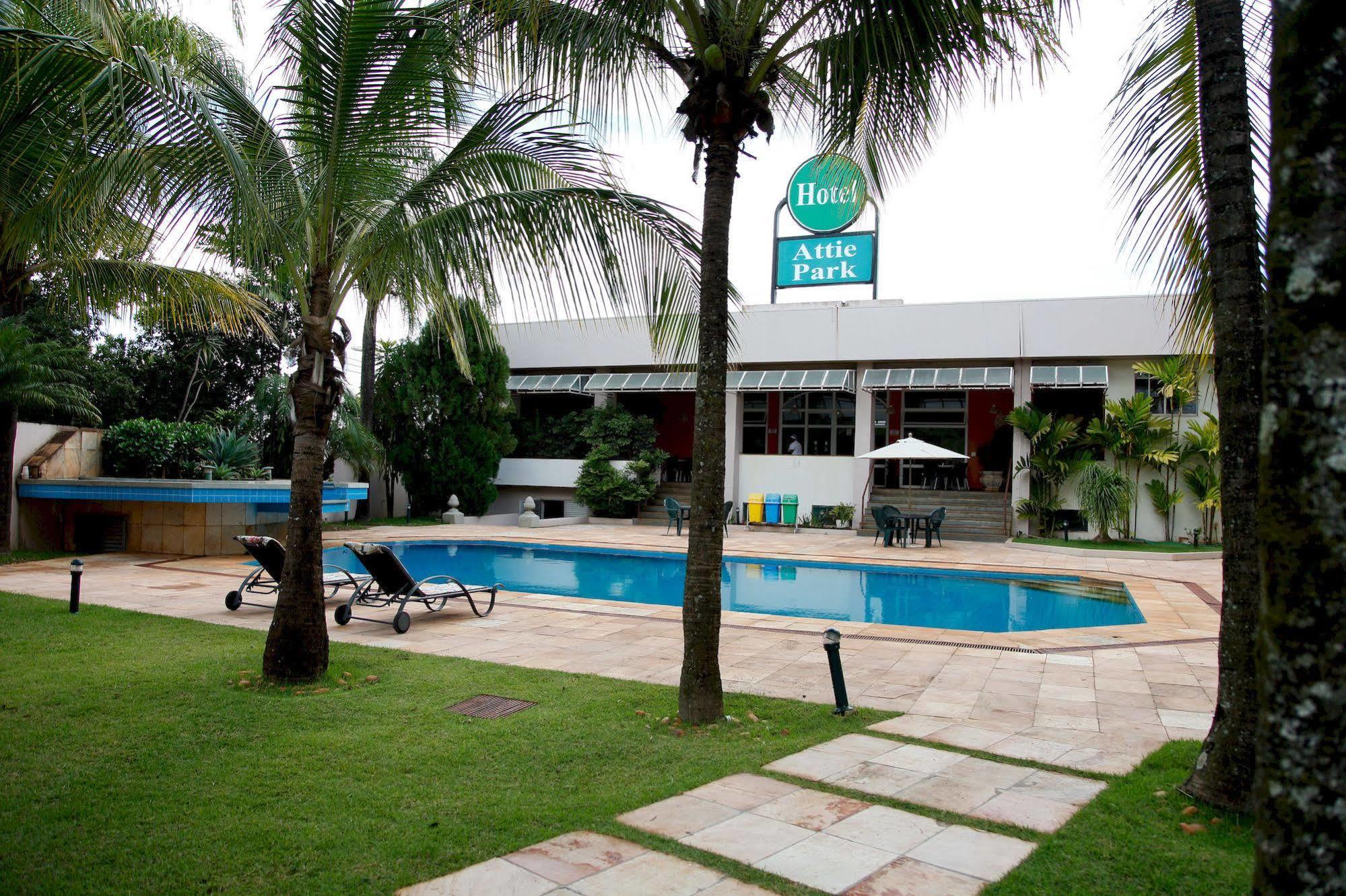 Attie Park Hotel Uberlândia Exteriör bild